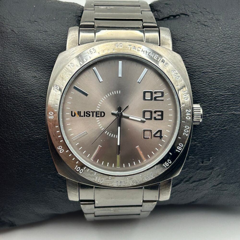 Unlisted Ul5120 Metallic Gray Stainless Steel Men’s Watch Working New Battery